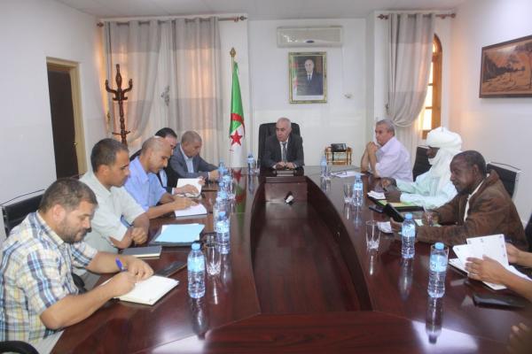 زيارة ميدانية وجلسة عمل مع السيد أحمد بلحداد، والي إيليزي، لتقديم عرض حول تقدم المشروع على مستوى قرية تماجرت.